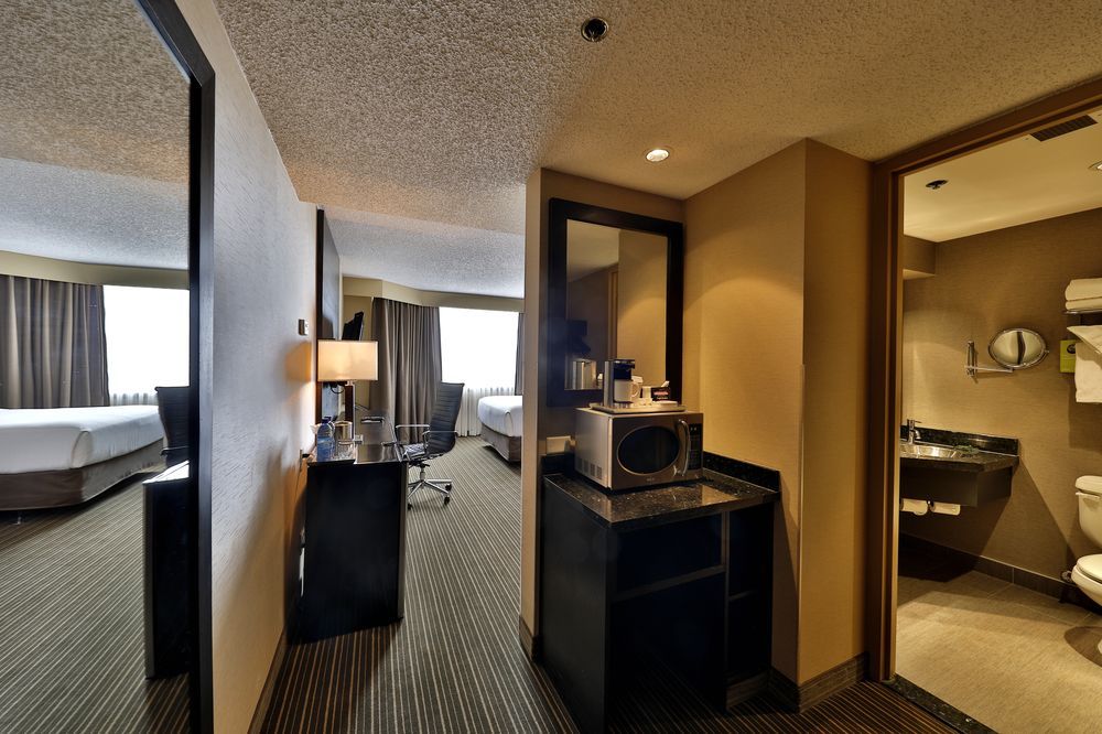 Edmonton Hotel & Convention Center Edmonton Exterior photo