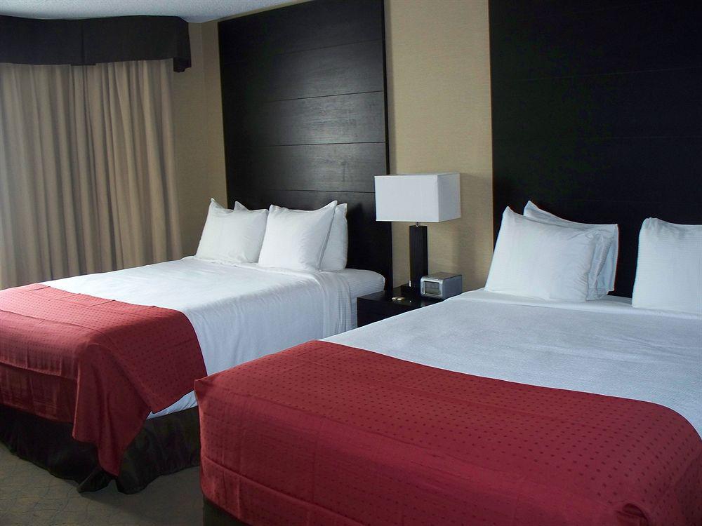 Edmonton Hotel & Convention Center Edmonton Room photo